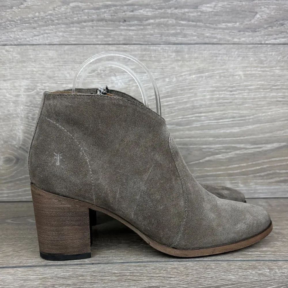 Frye Nora Women's Sz 7.5B Gray Elephant Suede Zip Heeled Ankle Boots 3479930-EPT